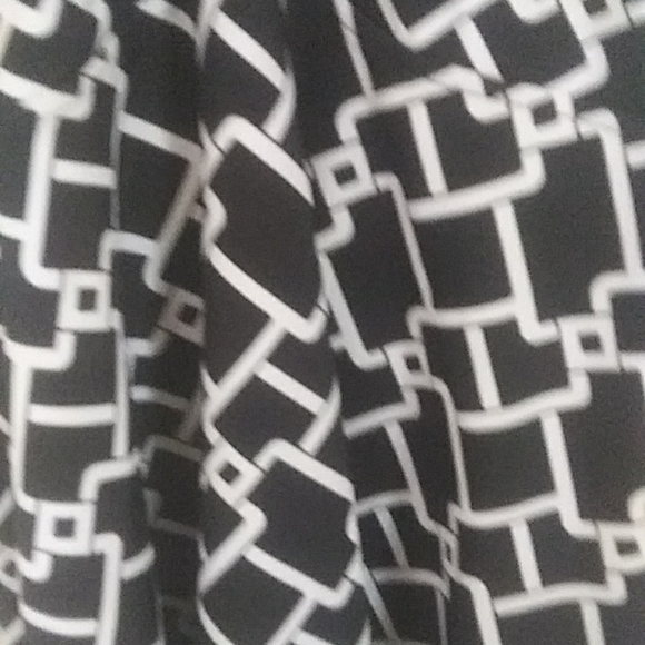 Women's Liz Lange Maternity Swimsuit Top - Picture 3 of 4